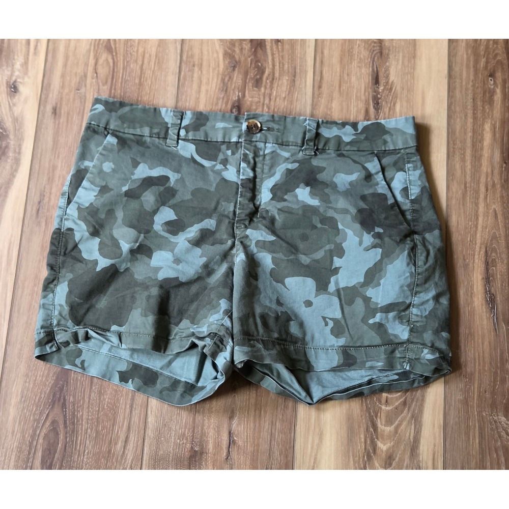 Old Navy Mid-Rise Camo Everyday Shorts Women's Size 12 Green Spandex Blend